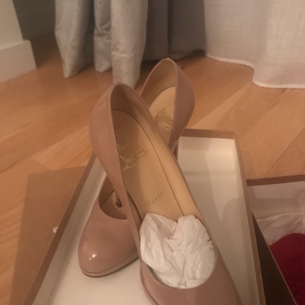 Pumps - Picture 3 of 5
